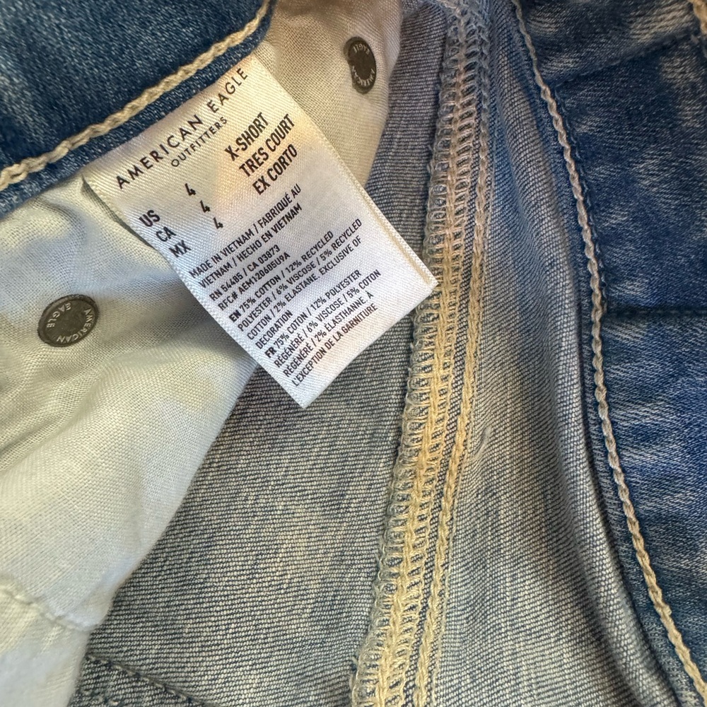 American Eagle Jeans -Flare Leg- Size 4 - Picture 3 of 5